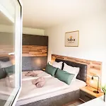 Moselzeit - Moderne Mit Terrasse Und Burgblick 公寓 *
